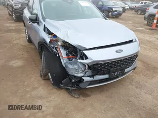 2022 Ford Escape SE Hybrid with VIN 1FMCU9BZ5NUB06831, listed as a IAAI auction lot 41747501 with 26,892 mi miles and . Bid and sale history available at carsss.com. Image 6.
