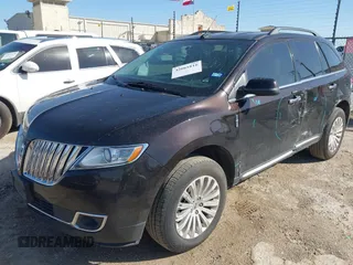 2013 Lincoln MKX z VIN 2LMDJ6JK8DBL28997, wystawiony jako IAAI lot #42061816 z przebiegiem 67 337 mil mil oraz . Historia ofert i sprzedaży dostępna na DreamBid. Obrazek 17.