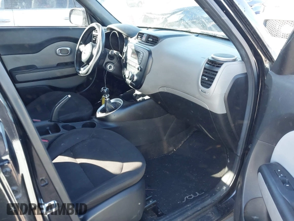 2015 Kia Soul with VIN KNDJN2A25F7235687, listed as a IAAI auction lot 40914048 with 173,310 mi miles. Bid and sale history available at carsss.com. Image 5.