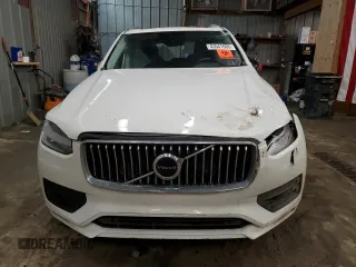 2022 Volvo XC90 Momentum with VIN YV4102PK0N1857697, listed as a Copart auction lot 43541605 with 0 mi miles and Salvage Title. Bid and sale history available at carsss.com. Image 5.