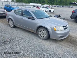 2014 Dodge Avenger SE z VIN 1C3CDZAB0EN214457, wystawiony jako IAAI lot #42108572 z przebiegiem 139 571 mil mil oraz . Historia ofert i sprzedaży dostępna na DreamBid. Obrazek 1.