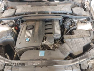 2007 BMW 3 Series 328xi z VIN WBAVT73547FZ35622, wystawiony jako IAAI lot #42355513 z przebiegiem 136 579 mil mil oraz . Historia ofert i sprzedaży dostępna na DreamBid. Obrazek 10.