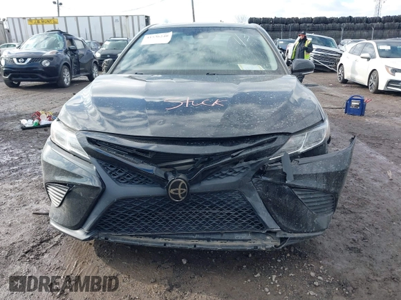 2018 Toyota Camry LE z VIN 4T1B11HK5JU649736, wystawiony jako IAAI lot #41536240 z przebiegiem 20 330 mil mil oraz . Historia ofert i sprzedaży dostępna na DreamBid. Obrazek 6.