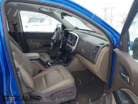 2018 GMC Canyon 4WD SLT with VIN 1GTG6DEN4J1135258, listed as a IAAI auction lot 41591180 with 66,820 mi miles. Bid and sale history available at carsss.com. Image 5.