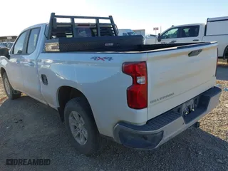 2019 Chevrolet Silverado 1500 LT with VIN 1GCRYDED3KZ325761, listed as a IAAI auction lot 41400877 with 105,248 mi miles. Bid and sale history available at carsss.com. Image 3.