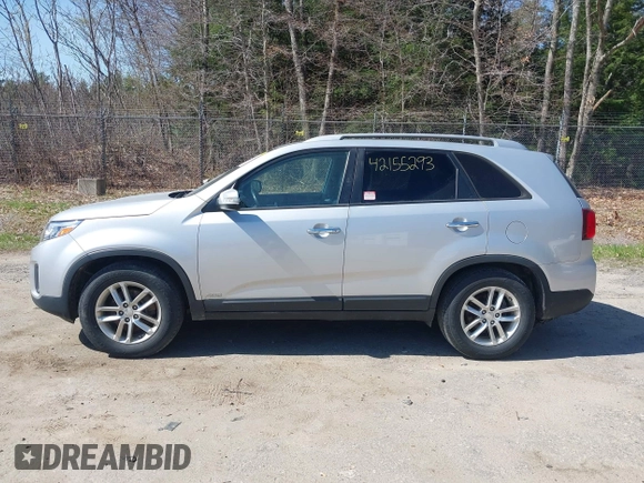 2014 Kia Sorento LX with VIN 5XYKTCA66EG506003, listed as a IAAI auction lot 42155293 with 178,956 mi miles. Bid and sale history available at carsss.com. Image 12.