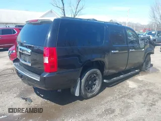 2007 Chevrolet Suburban LT with VIN 3GNFK16357G166135, listed as a IAAI auction lot 41880000 with 229,465 mi miles and . Bid and sale history available at DreamBid. Image 4.