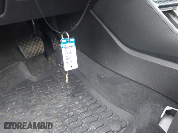 2020 Audi Q3 S line Premium with VIN WA1DECF30L1115390, listed as a IAAI auction lot 42503728 with 18,556 mi miles and . Bid and sale history available at DreamBid. Image 11.