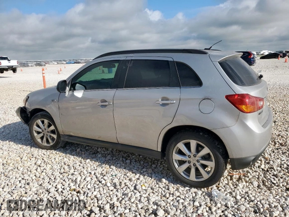 2015 Mitsubishi Outlander GT z VIN 4A4AP4AW2FE045214, wystawiony jako Copart lot #62014515 z przebiegiem 92 633 mil mil oraz Szkoda całkowita • Salvage title. Historia ofert i sprzedaży dostępna na DreamBid. Obrazek 2.