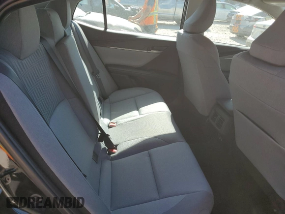 2025 Toyota Camry LE z VIN 4T1DBADK8SU506079, wystawiony jako Copart lot #53310015 z przebiegiem 3 282 mil mil oraz Szkoda całkowita • Salvage title. Historia ofert i sprzedaży dostępna na DreamBid. Obrazek 10.