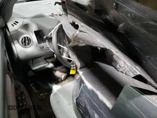 2006 Saturn ION z VIN 1G8AL55B56Z172221, wystawiony jako Copart lot #85042634 z przebiegiem Nie podano mil oraz Szkody całkowita. Historia ofert i sprzedaży dostępna na DreamBid. Obrazek 8.