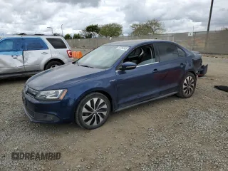 2013 Volkswagen Jetta Hybrid SE with VIN 3VW637AJ6DM229316, listed as a Copart auction lot 53700565 with 140,156 mi miles and Salvage title. Bid and sale history available at DreamBid. Image 1.