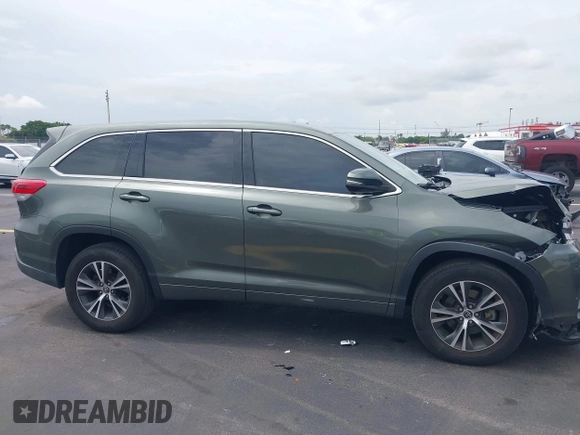 2017 Toyota Highlander LE with VIN 5TDZZRFH4HS230793, listed as a IAAI auction lot 42651539 with 27,183 mi miles and . Bid and sale history available at DreamBid. Image 13.