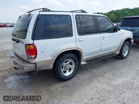 2000 Ford Explorer Eddie Bauer с VIN 1FMDU64E5YZB10754, выставлен на аукционе IAAI как лот 42410468 с пробегом 209 690 миль миль и . История ставок и продаж доступна на DreamBid. Изображение 4.