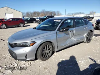 2025 Honda Civic Sport z VIN 19XFL2H82SE010045, wystawiony jako Copart lot #88132265 z przebiegiem 2007 mil mil oraz Szkody całkowita. Historia ofert i sprzedaży dostępna na DreamBid. Obrazek 1.