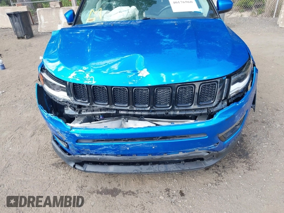 2018 Jeep Compass Latitude with VIN 3C4NJCBB7JT327275, listed as a IAAI auction lot 40176960 with 74,320 mi miles. Bid and sale history available at carsss.com. Image 6.