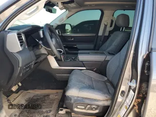 2024 Toyota Sequoia SR5 with VIN 7SVAAABA5RX040811, listed as a Copart auction lot 77905414 with 6,748 mi miles and Salvage Title. Bid and sale history available at carsss.com. Image 7.