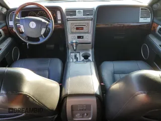 2006 Lincoln Navigator Luxury with VIN 5LMFU27556LJ15060, listed as a Copart auction lot 85070574 with 0 mi miles and Salvage Title. Bid and sale history available at carsss.com. Image 8.