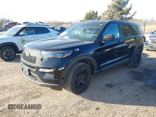 2020 Ford Police Interceptor Utility z VIN 1FM5K8AB5LGD08853, wystawiony jako IAAI lot #41556880 z przebiegiem 90 477 mil mil oraz . Historia ofert i sprzedaży dostępna na DreamBid. Obrazek 17.