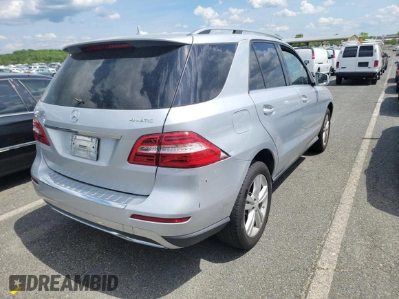 2013 Mercedes-Benz M ML 350 with VIN 4JGDA5HB8DA229135, listed as a Copart auction lot 55538995 with 176,427 mi miles and Clean Title. Bid and sale history available at carsss.com. Image 4.