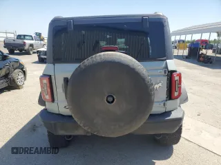 2021 Ford Bronco z VIN 1FMEE5DP1MLB07165, wystawiony jako Copart lot #59050885 z przebiegiem 49 044 mil mil oraz Szkoda całkowita • Salvage title. Historia ofert i sprzedaży dostępna na DreamBid. Obrazek 6.