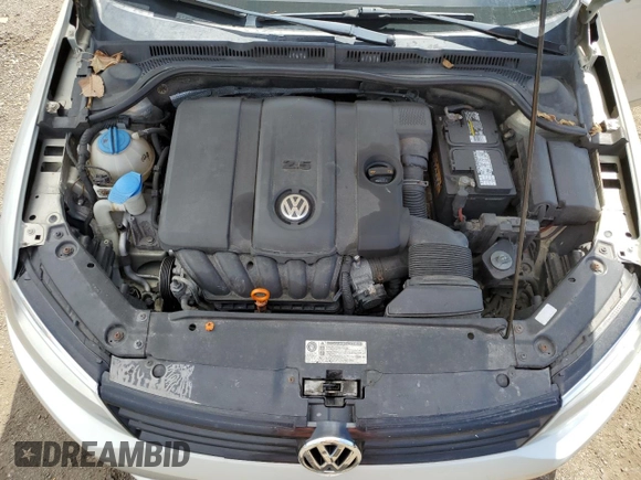 2011 Volkswagen Jetta SE z VIN 3VWDZ7AJ4BM316537, wystawiony jako Copart lot #55170355 z przebiegiem 185 265 mil mil oraz Czysty tytuł • Clean title. Historia ofert i sprzedaży dostępna na DreamBid. Obrazek 11.