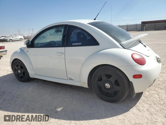 2000 Volkswagen Beetle GLX with VIN 3VWDD21C5YM450131, listed as a Copart auction lot 78421784 with 154,911 mi miles and Salvage title. Bid and sale history available at DreamBid. Image 2.