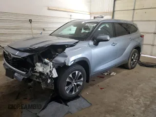 2021 Toyota Highlander XLE with VIN 5TDGZRBH9MS099268, listed as a Copart auction lot 52402995 with 54,802 mi miles and Salvage title. Bid and sale history available at DreamBid. Image 1.
