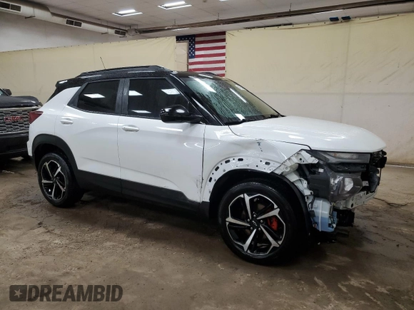 2022 Chevrolet TrailBlazer RS with VIN KL79MUSL4NB082057, listed as a Copart auction lot 47556905 with 23,567 mi miles and Salvage Title. Bid and sale history available at DreamBid. Image 4.