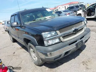 2005 Chevrolet Silverado 1500 LS with VIN 2GCEK13TX51227445, listed as a IAAI auction lot 41953780 with 231,860 mi miles. Bid and sale history available at carsss.com. Image 1.