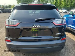 2021 Jeep Cherokee Latitude Plus z VIN 1C4PJLLB5MD223983, wystawiony jako IAAI lot #42741294 z przebiegiem 49 704 mil mil oraz . Historia ofert i sprzedaży dostępna na DreamBid. Obrazek 2.