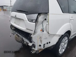 2011 Mitsubishi Outlander SE z VIN JA4AS3AW3BU019148, wystawiony jako IAAI lot #41851004 z przebiegiem 88 989 mil mil oraz . Historia ofert i sprzedaży dostępna na DreamBid. Obrazek 6.
