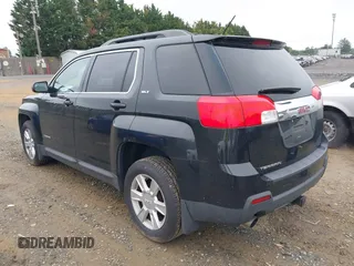 2013 GMC Terrain SLT z VIN 2GKFLUE39D6208097, wystawiony jako IAAI lot #42205930 z przebiegiem 125 638 mil mil oraz . Historia ofert i sprzedaży dostępna na DreamBid. Obrazek 3.
