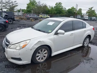 2010 Subaru Legacy Premium All-Weather Anniversary z VIN 4S3BMBG64A3242633, wystawiony jako IAAI lot #42329841 z przebiegiem 230 738 mil mil oraz . Historia ofert i sprzedaży dostępna na DreamBid. Obrazek 6.