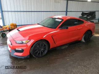 2017 Ford Mustang Shelby GT350 z VIN 1FA6P8JZ1H5525137, wystawiony jako Copart lot #64154484 z przebiegiem 12 673 mil mil oraz Tytuł czysty. Historia ofert i sprzedaży dostępna na DreamBid. Obrazek 1.