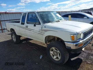 1991 Toyota Pickup DLX with VIN JT4VN13G4M5056960, listed as a IAAI auction lot 42715004 with 259,312 mi miles and . Bid and sale history available at DreamBid. Image 1.