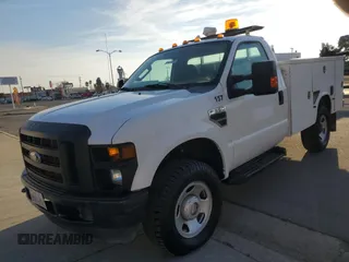 2009 Ford F-350 with VIN 1FDSF35Y09EA28559, listed as a Copart auction lot 46717995 with 235,706 mi miles and Clean title. Bid and sale history available at DreamBid. Image 2.