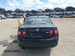 2010 Volkswagen Jetta Limited Edition с VIN 3VWAZ7AJ7AM078474, выставлен на аукционе IAAI как лот 41945264 с пробегом 161 362 миль миль и . История ставок и продаж доступна на DreamBid. Изображение 15.