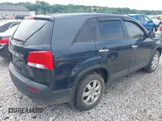 2013 Kia Sorento LX с VIN 5XYKT4A14DG338676, выставлен на аукционе IAAI как лот 42795915 с пробегом 138 457 миль миль и . История ставок и продаж доступна на DreamBid. Изображение 4.