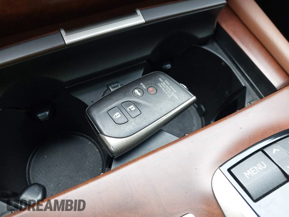 2013 Lexus LS 460 с VIN JTHCL5EF8D5017831, выставлен на аукционе IAAI как лот 42709181 с пробегом 72 271 миль миль и . История ставок и продаж доступна на DreamBid. Изображение 11.