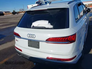 2020 Audi SQ7 z VIN WA1VWAF73LD010561, wystawiony jako IAAI lot #41344764 z przebiegiem Nie podano mil oraz . Historia ofert i sprzedaży dostępna na DreamBid. Obrazek 16.
