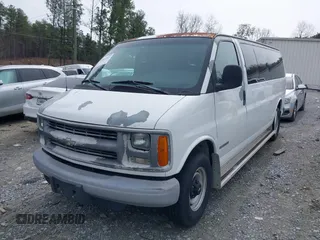 2002 Chevrolet Express with VIN 1GAHG39R921177847, listed as a IAAI auction lot 38822931 with 48,275 mi miles. Bid and sale history available at carsss.com. Image 2.