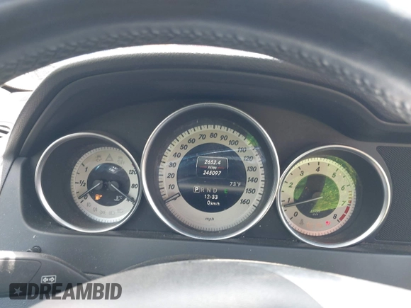 2013 Mercedes-Benz C 300 Sport z VIN WDDGF8AB7DA819850, wystawiony jako IAAI lot #42026423 z przebiegiem 245 097 mil mil oraz . Historia ofert i sprzedaży dostępna na DreamBid. Obrazek 7.
