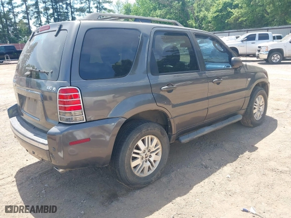 2005 Mercury Mariner Luxury with VIN 4M2CU57195DJ25103, listed as a IAAI auction lot 42032296 with 154,134 mi miles. Bid and sale history available at carsss.com. Image 4.