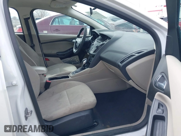 2016 Ford Focus SE with VIN 1FADP3F21GL365163, listed as a IAAI auction lot 41845002 with 187,070 mi miles. Bid and sale history available at carsss.com. Image 5.