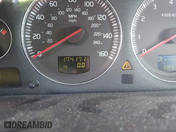 2005 Volvo XC90 with VIN YV1CY592X51182065, listed as a IAAI auction lot 41458913 with 174,171 mi miles. Bid and sale history available at carsss.com. Image 7.