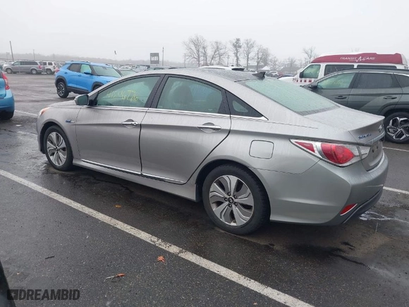 2013 Hyundai Sonata Hybrid Limited with VIN KMHEC4A4XDA050373, listed as a IAAI auction lot 41846776 with 183,863 mi miles. Bid and sale history available at carsss.com. Image 3.