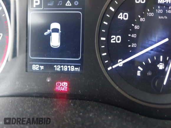 2018 Hyundai Tucson SEL z VIN KM8J3CA4XJU717977, wystawiony jako IAAI lot #42358288 z przebiegiem 121 919 mil mil oraz . Historia ofert i sprzedaży dostępna na DreamBid. Obrazek 16.