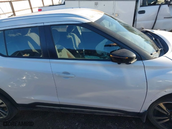 2019 Nissan Kicks S with VIN 3N1CP5CU5KL509370, listed as a IAAI auction lot 41728727 with 100,940 mi miles. Bid and sale history available at carsss.com. Image 14.