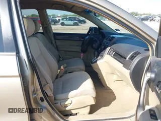 2008 Honda CR-V LX z VIN 3CZRE38328G700242, wystawiony jako IAAI lot #42003574 z przebiegiem 118 141 mil mil oraz . Historia ofert i sprzedaży dostępna na DreamBid. Obrazek 5.